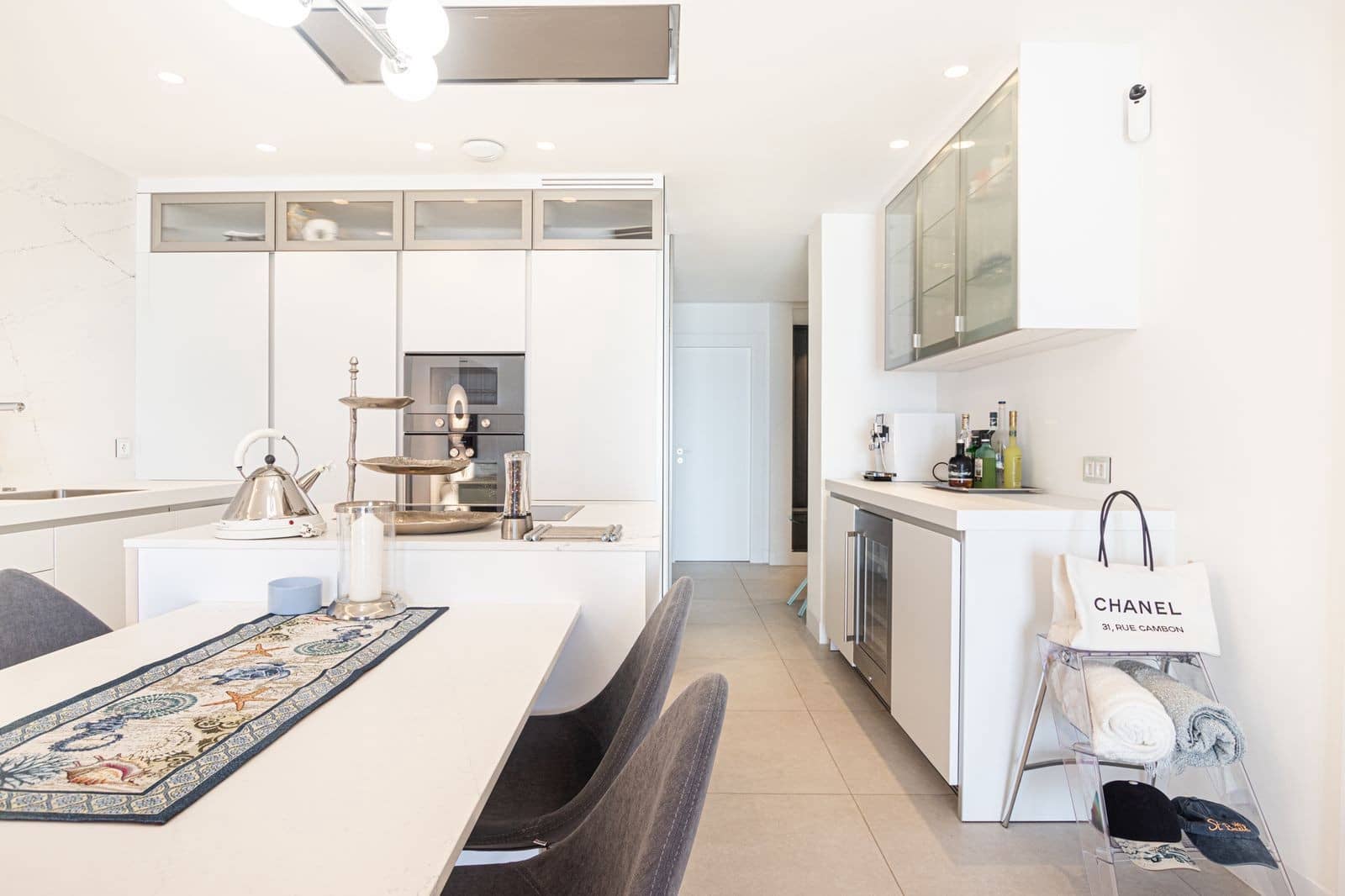 2 slaapkamer Appartement te koop in Estepona met zwembad garage - € 1.340.000 (Ref: 9513115)