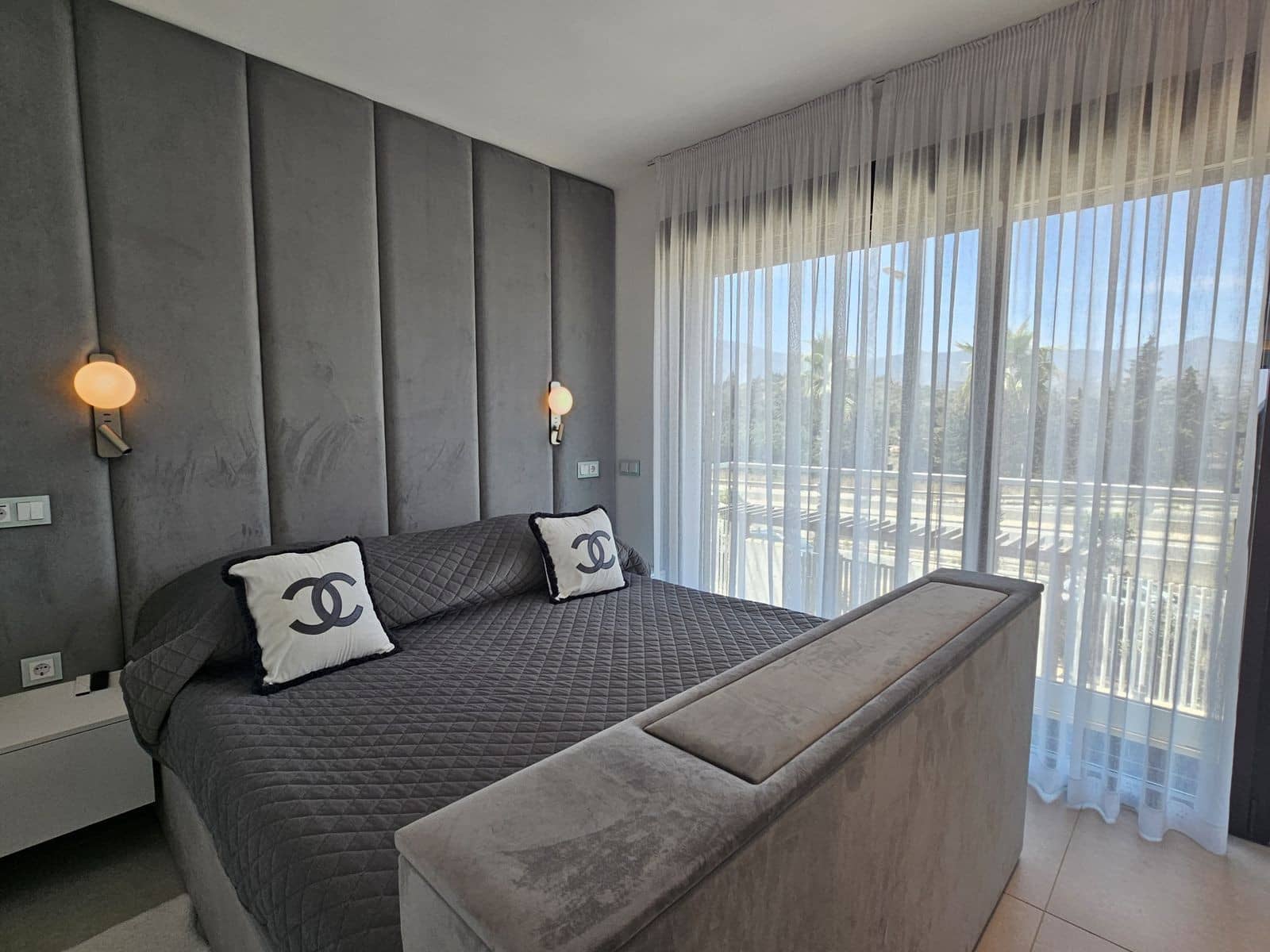 2 slaapkamer Appartement te koop in Estepona met zwembad garage - € 1.340.000 (Ref: 9513115)