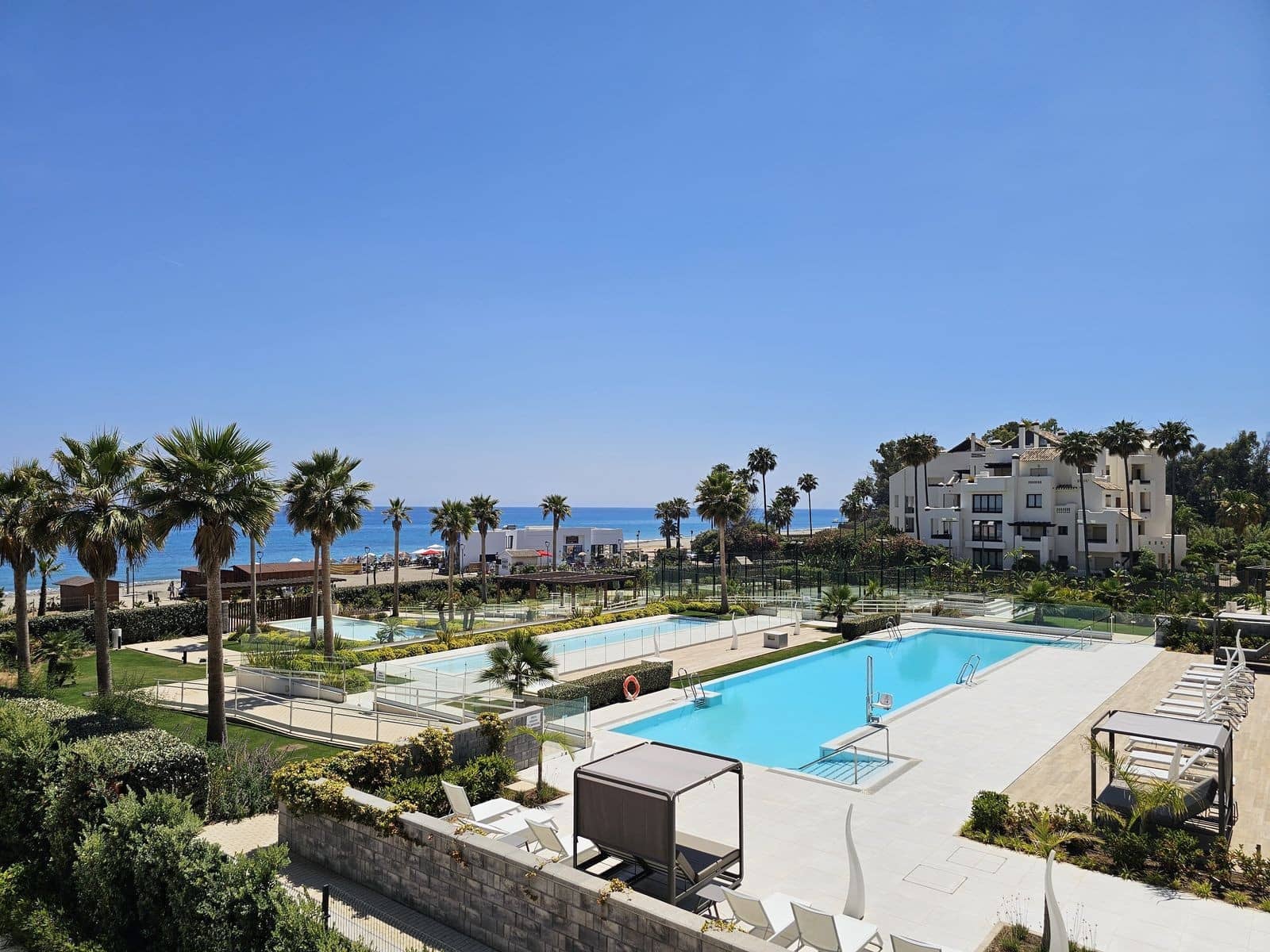 2 slaapkamer Appartement te koop in Estepona met zwembad garage - € 1.340.000 (Ref: 9513115)