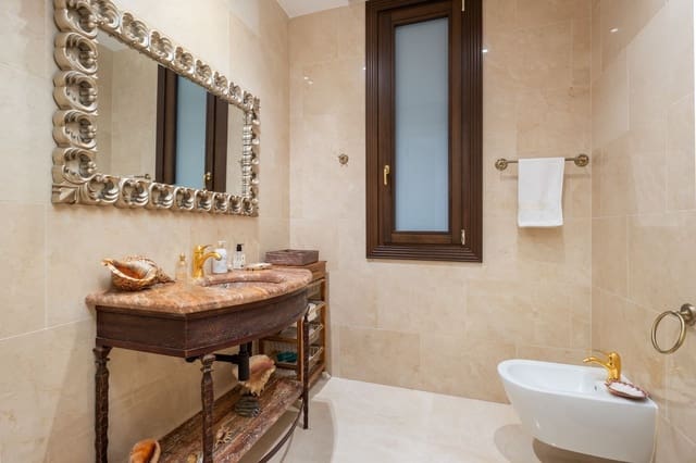 Chalet de 7 habitaciones en Guadalmina Baja, Marbella en venta con piscina garaje - 5.190.000 € (Ref: 9513116)