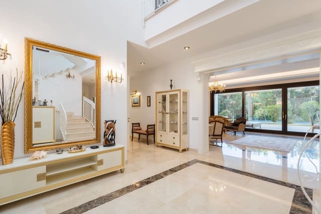 Chalet de 7 habitaciones en Guadalmina Baja, Marbella en venta con piscina garaje - 5.190.000 € (Ref: 9513116)