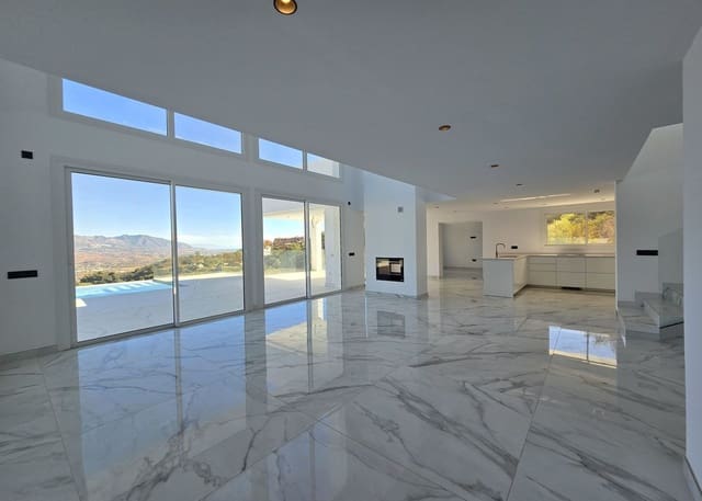 4 Zimmer Villa zu verkaufen in Marbella mit Pool Garage - 1.599.000 € (Ref: 9513117)