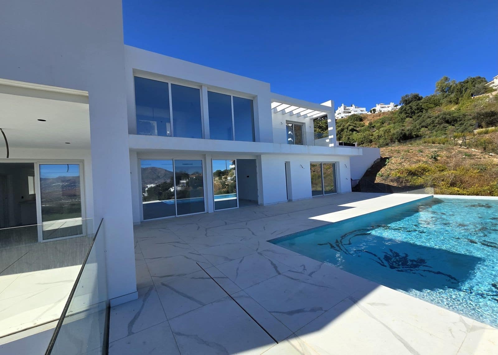 4 Zimmer Villa zu verkaufen in Marbella mit Pool Garage - 1.599.000 € (Ref: 9513117)