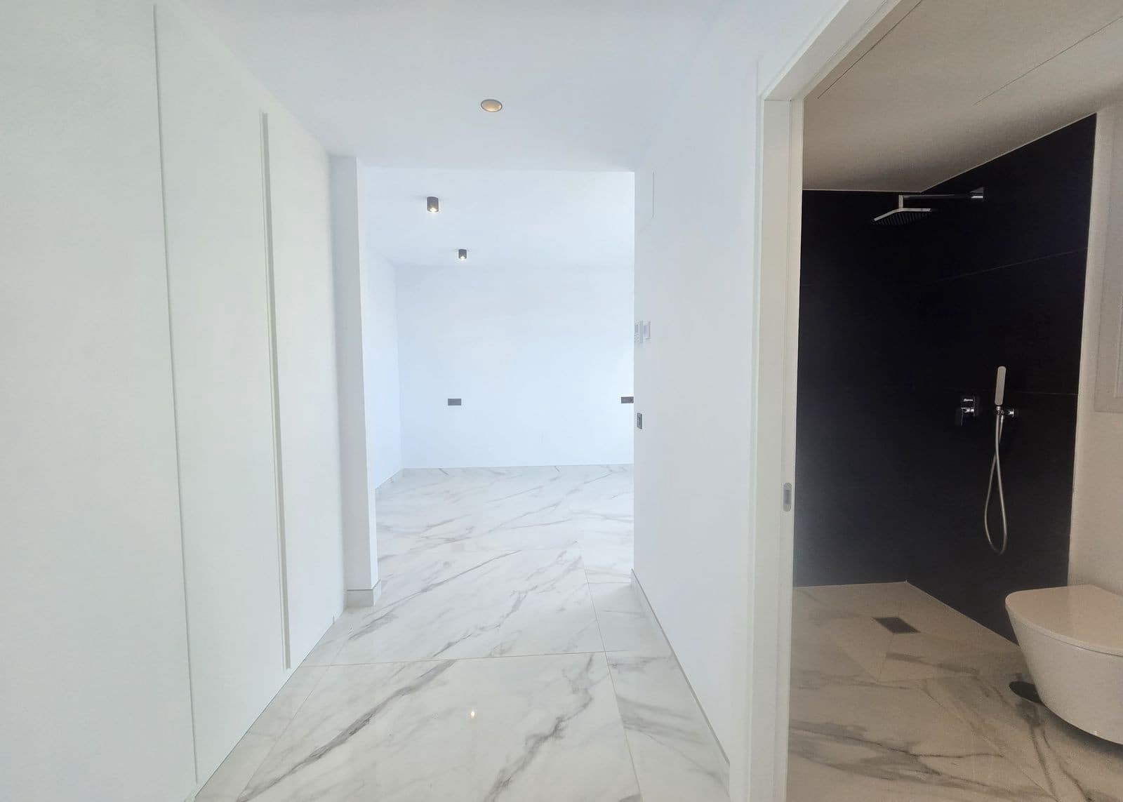 4 slaapkamer Villa te koop in Marbella met zwembad garage - € 1.599.000 (Ref: 9513117)