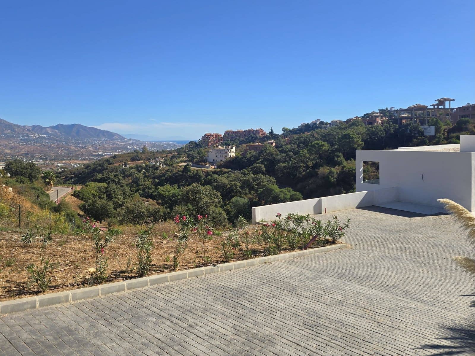 4 slaapkamer Villa te koop in Marbella met zwembad garage - € 1.599.000 (Ref: 9513117)