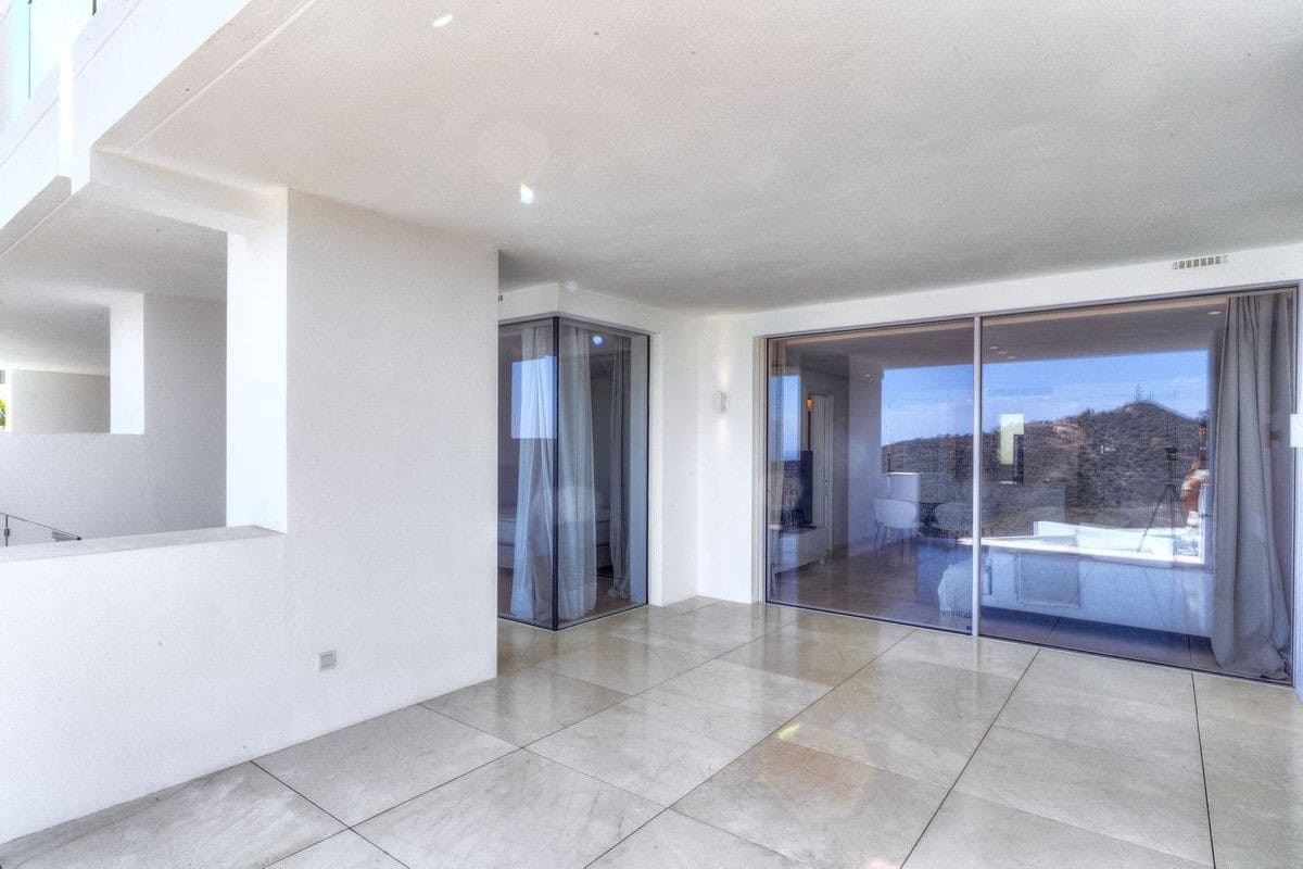 2 slaapkamer Appartement te koop in Ojen met zwembad garage - € 760.000 (Ref: 9513119)