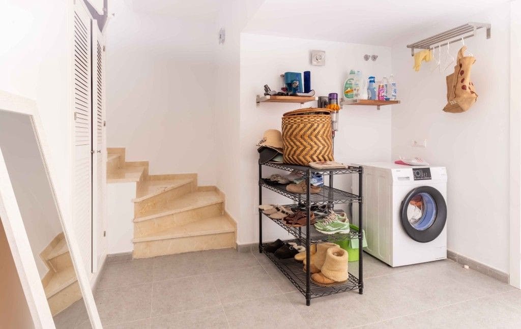 4 soveværelse Villa til salg i Estepona med swimmingpool garage - € 1.299.000 (Ref: 9513121)