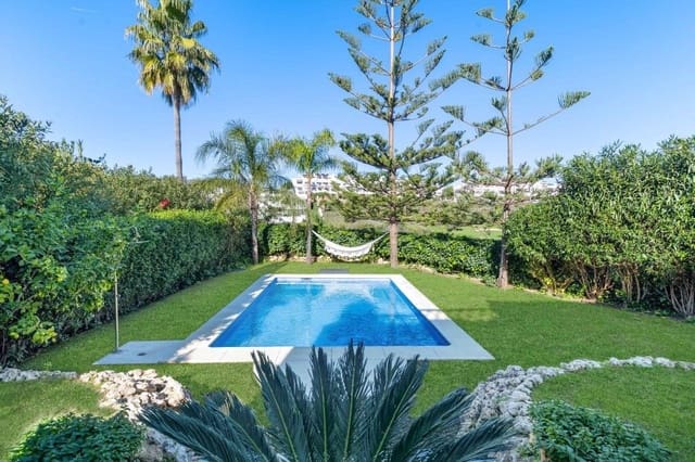 4 sypialnia Willa na sprzedaż w Estepona z basenem garażem - 1 199 000 € (Ref: 9513121)