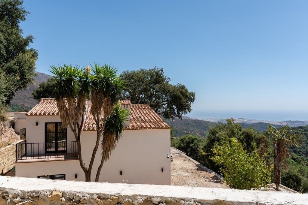 5 bedroom Finca/Country House for sale in Casares - € 1,550,000 (Ref: 9518793)