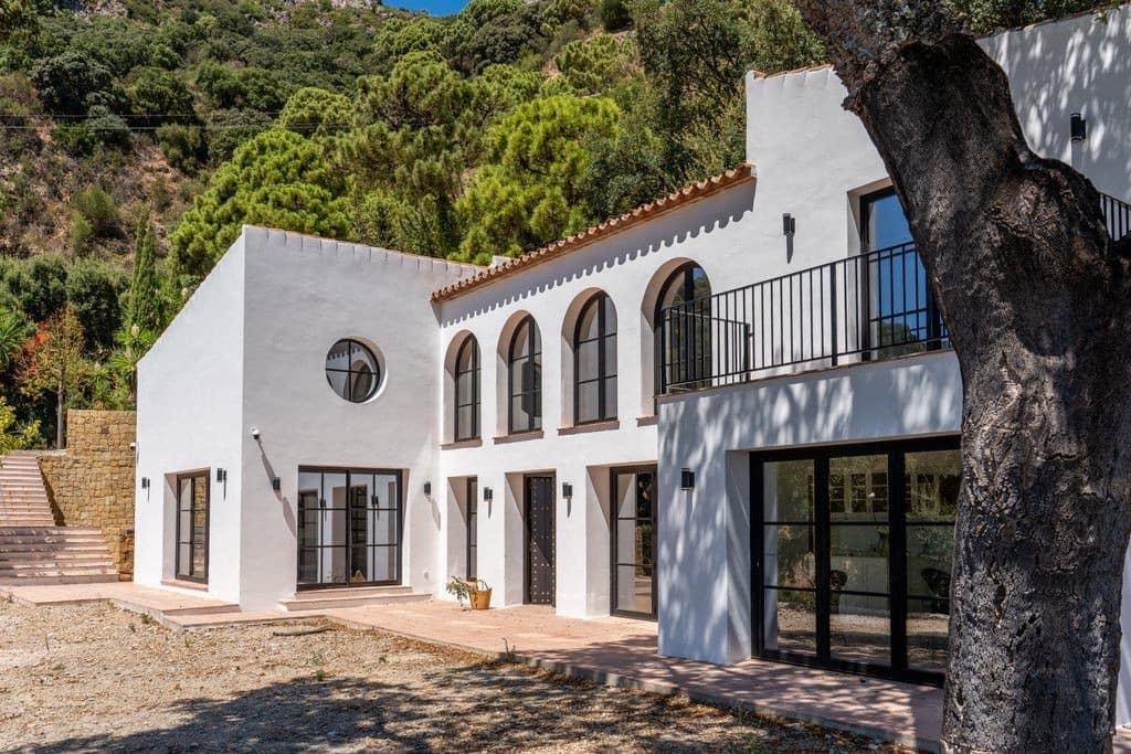 5 bedroom Finca/Country House for sale in Casares - € 1,550,000 (Ref: 9518793)