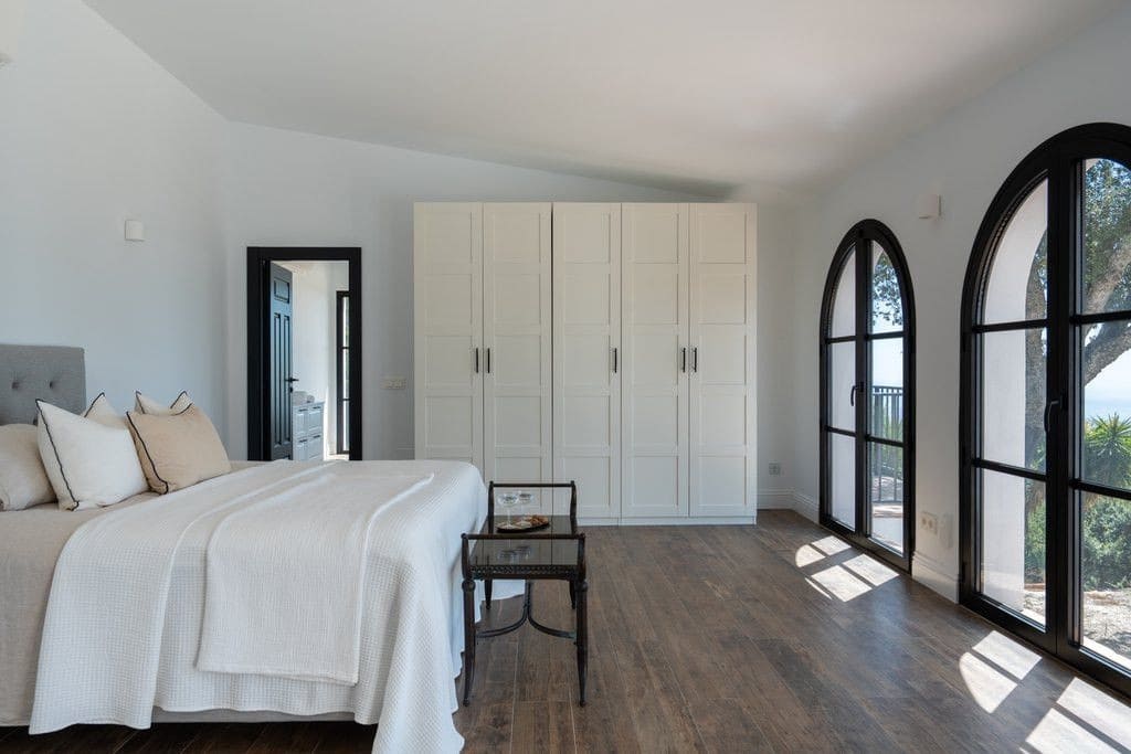 5 bedroom Finca/Country House for sale in Casares - € 1,550,000 (Ref: 9518793)