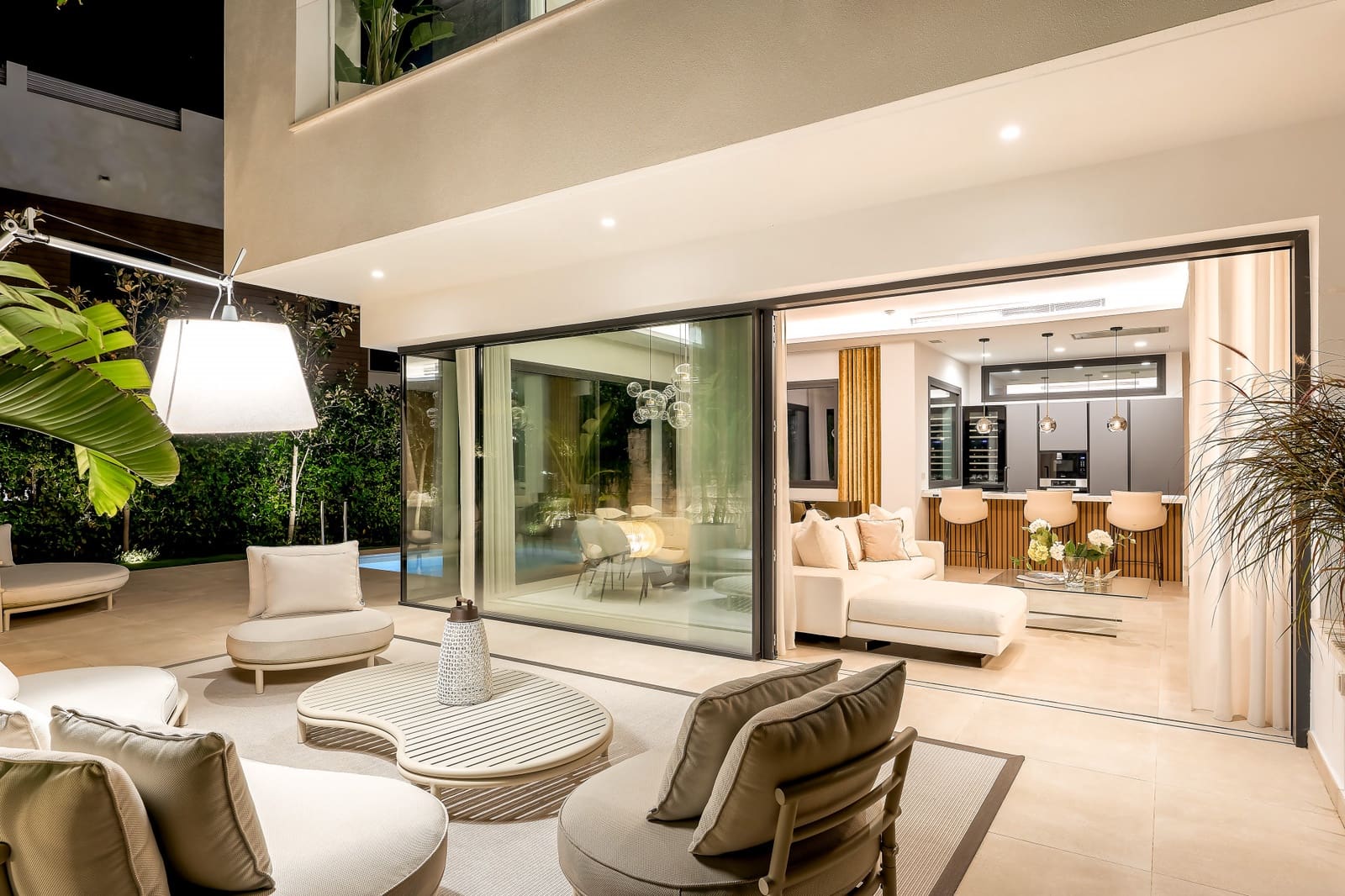 4 soveværelse Semi-Rækkehus til salg i Marbella med swimmingpool garage - € 3.500.000 (Ref: 9527295)