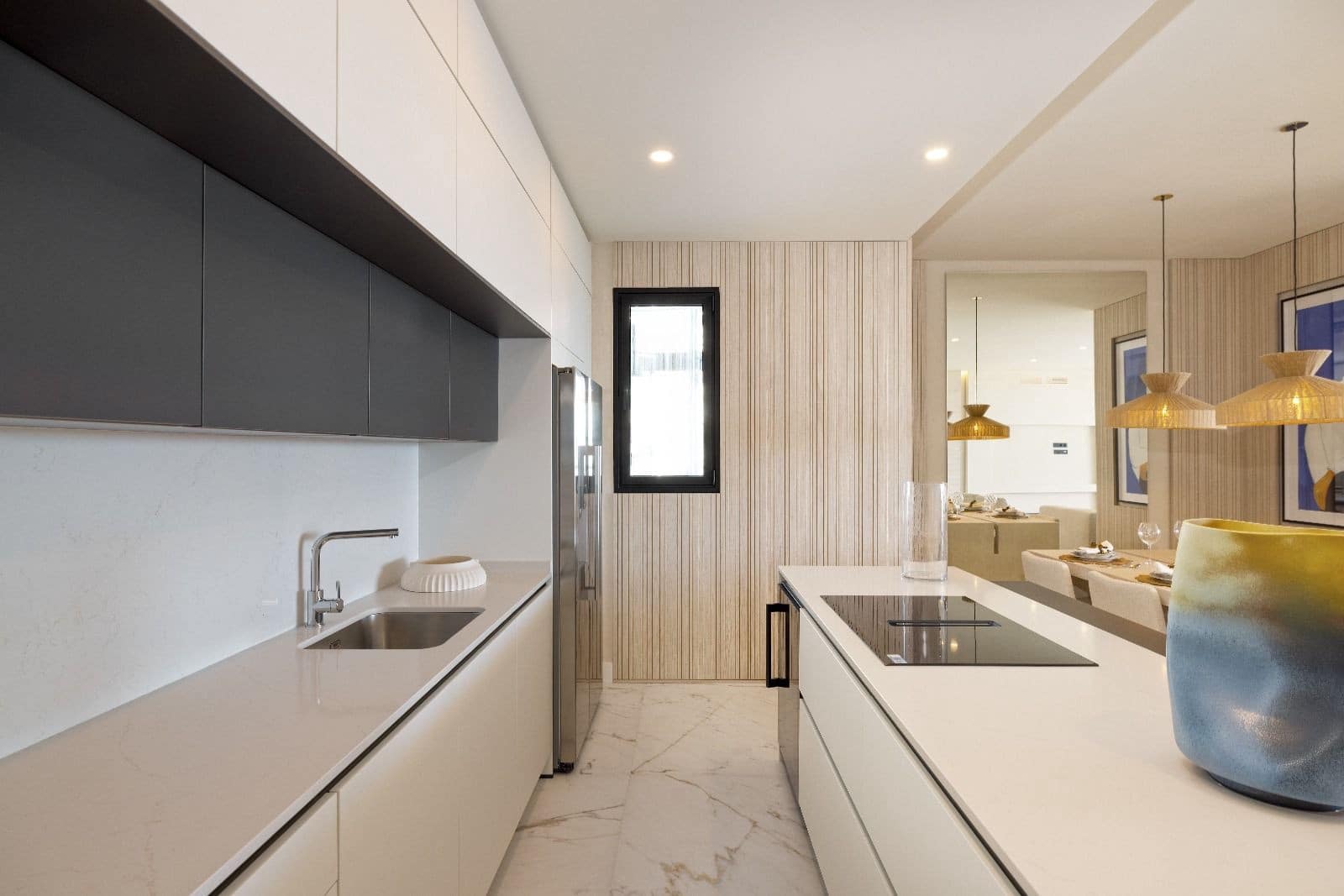 Apartamento de 3 habitaciones en Estepona en venta con piscina - 1.387.000 € (Ref: 9527300)