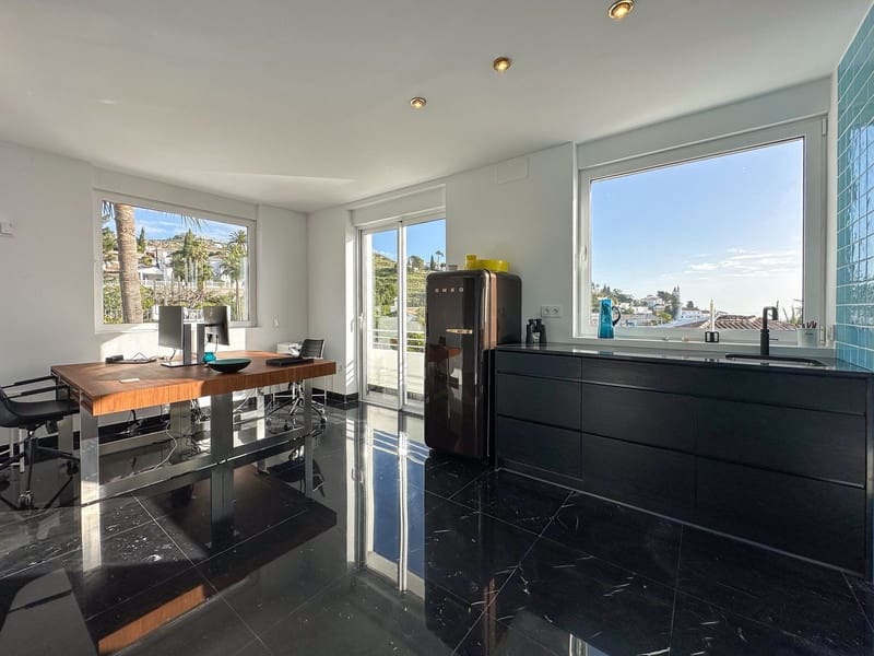 4 camera da letto Villa in vendita in La Capellania con piscina garage - 2.695.000 € (Rif: 9527341)