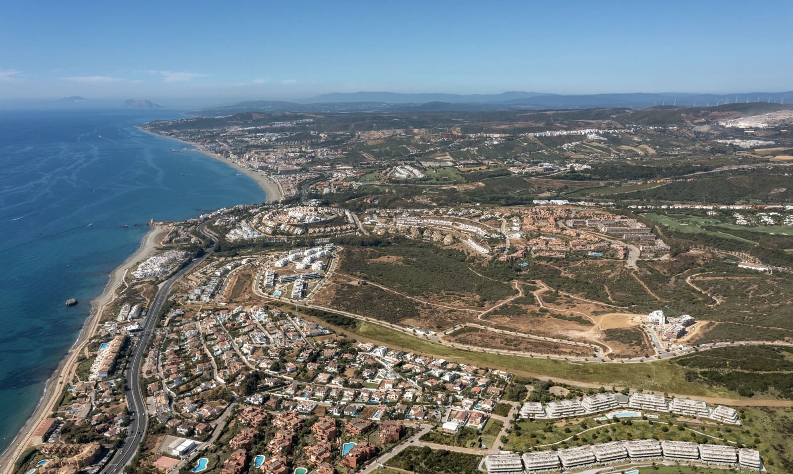 2 Zimmer Apartment zu verkaufen in Estepona mit Pool Garage - 650.000 € (Ref: 9527346)