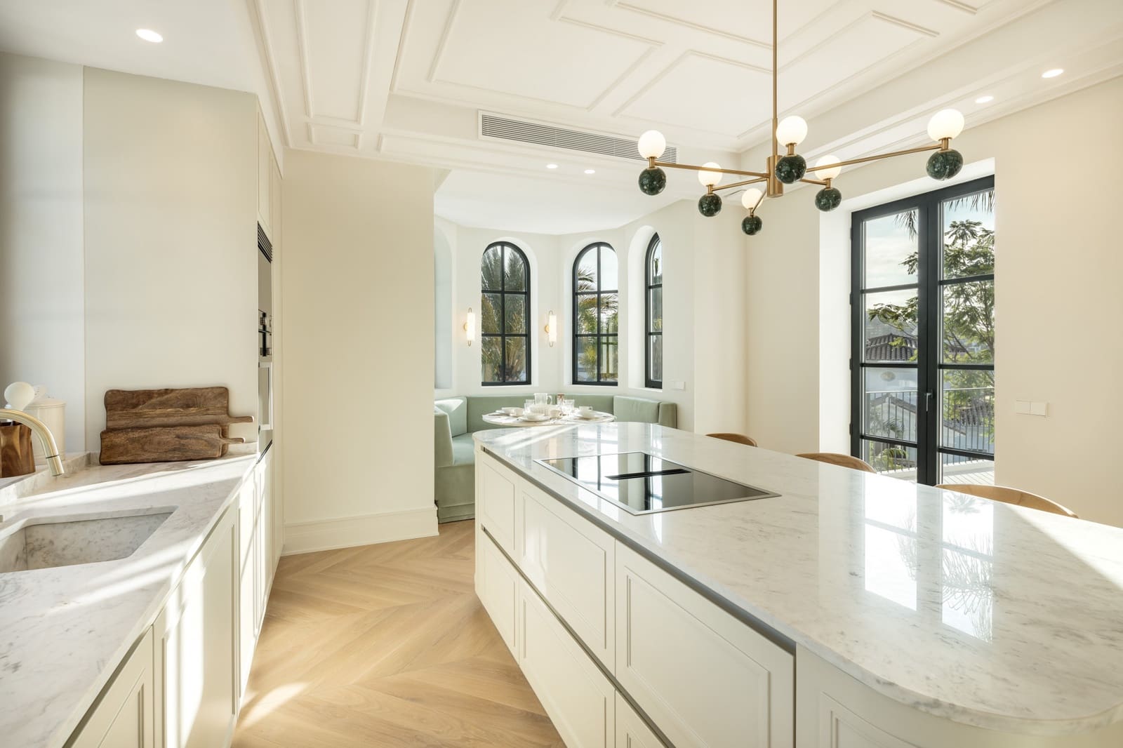 5 bedroom Villa for sale in Marbella with garage - € 4,995,000 (Ref: 9527348)