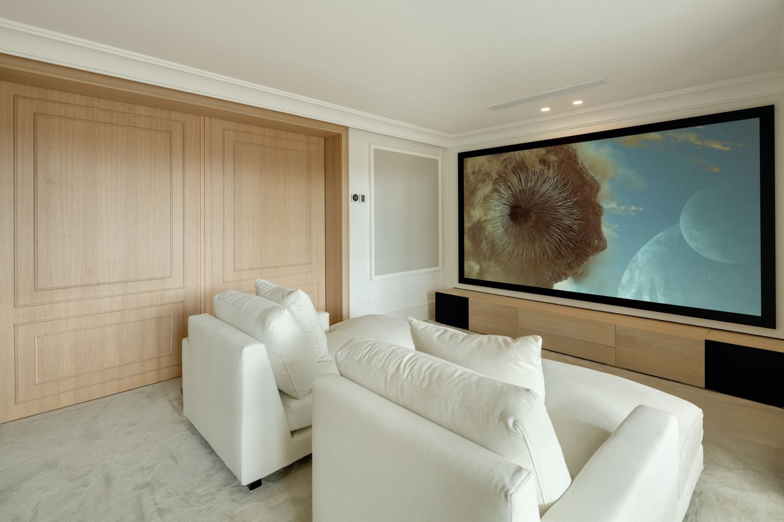 5 bedroom Villa for sale in Marbella with garage - € 4,995,000 (Ref: 9527348)