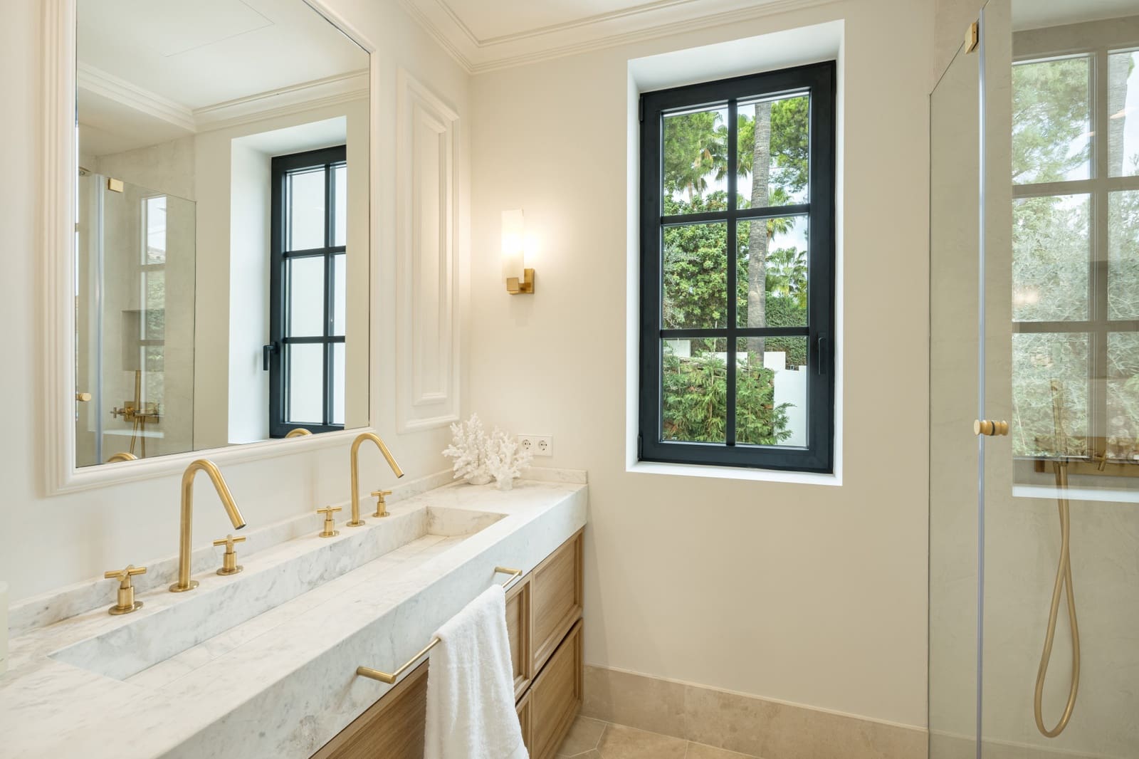 5 bedroom Villa for sale in Marbella with garage - € 4,995,000 (Ref: 9527348)