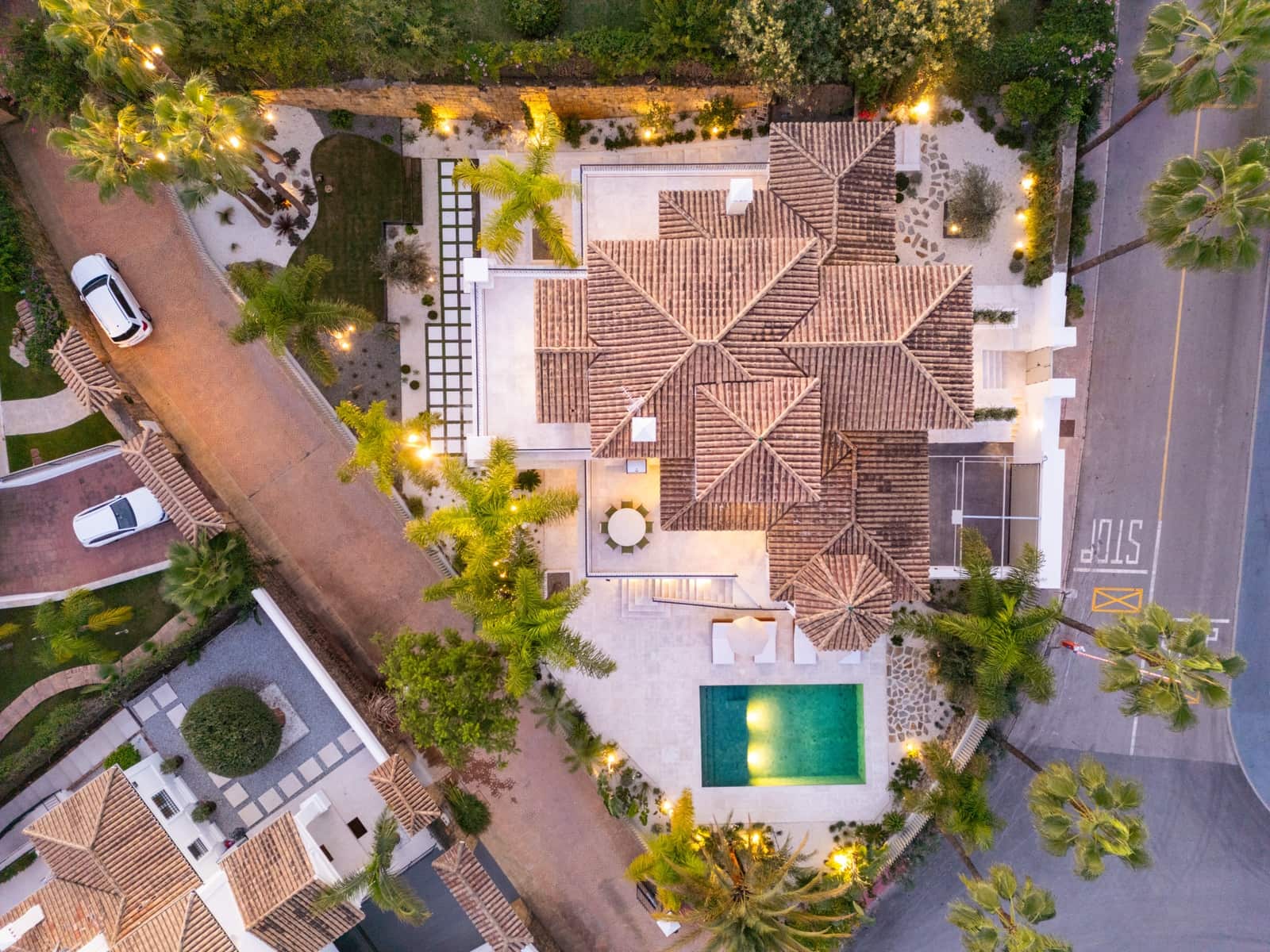 5 bedroom Villa for sale in Marbella with garage - € 4,995,000 (Ref: 9527348)