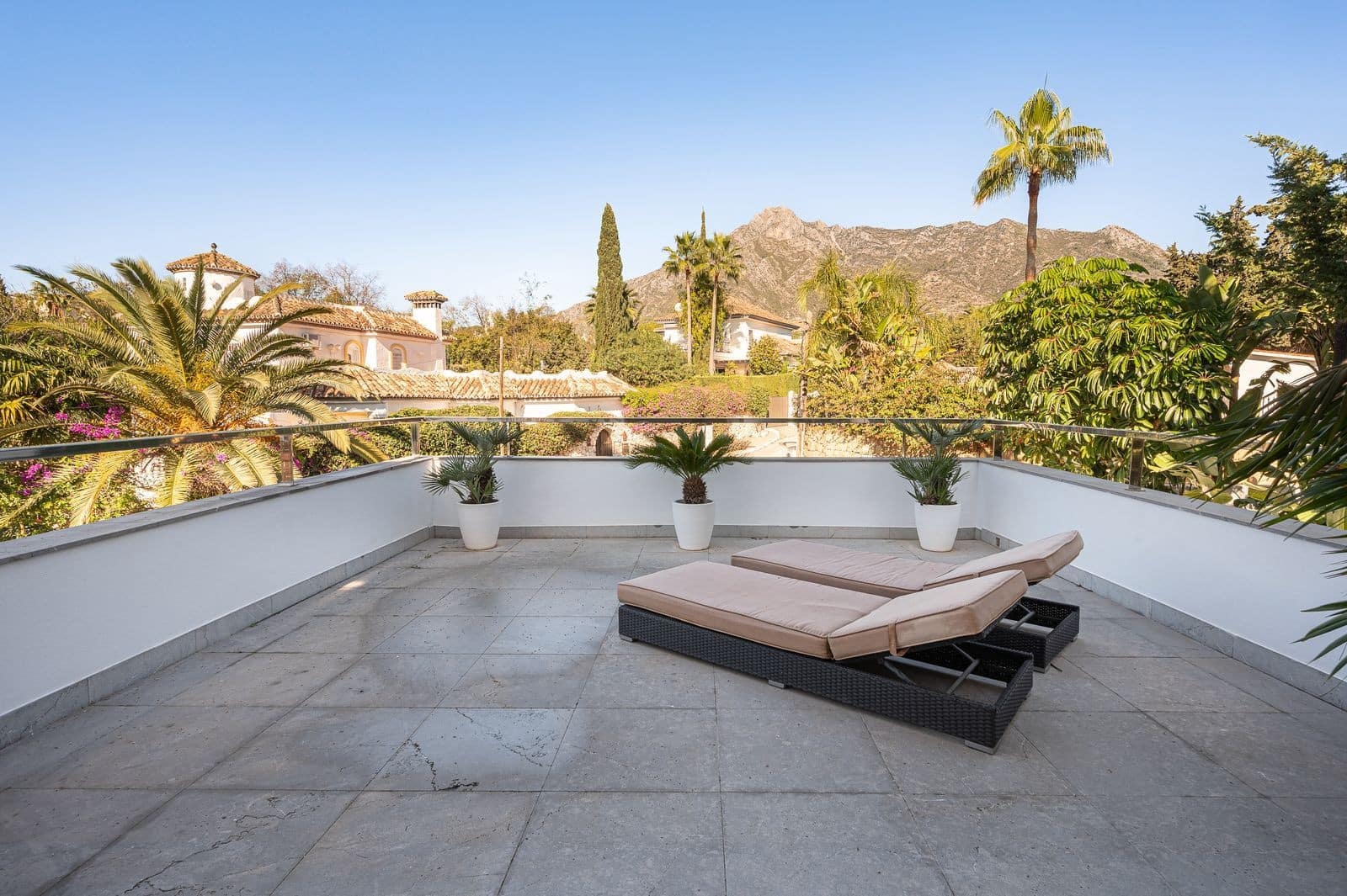 4 Zimmer Villa zu verkaufen in Marbella mit Pool Garage - 2.450.000 € (Ref: 9527384)