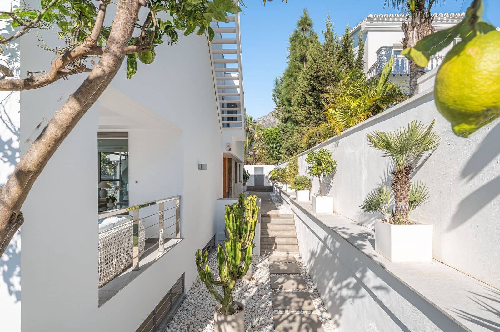 4 Zimmer Villa zu verkaufen in Marbella mit Pool Garage - 2.450.000 € (Ref: 9527384)