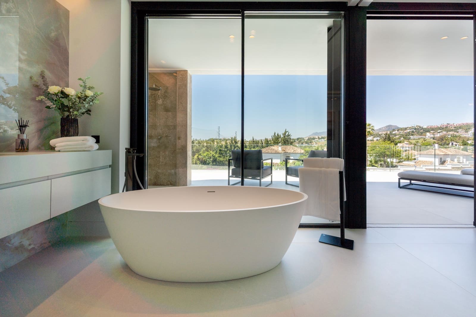 5 bedroom Villa for sale in Nueva Andalucia with pool garage - € 4,700,000 (Ref: 9530140)