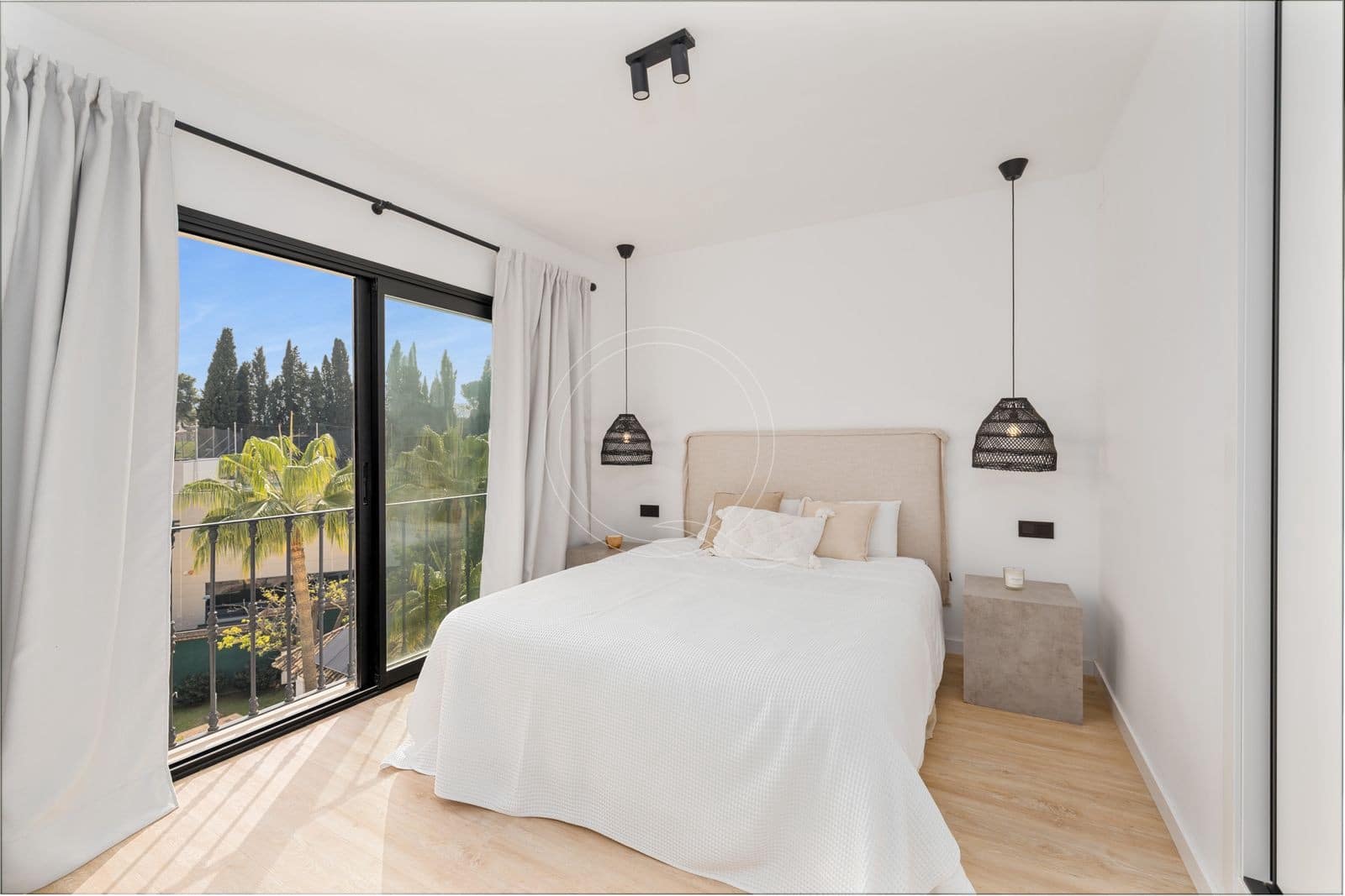 3 soveværelse Byhus til salg i Marbella med swimmingpool - € 850.000 (Ref: 9533425)