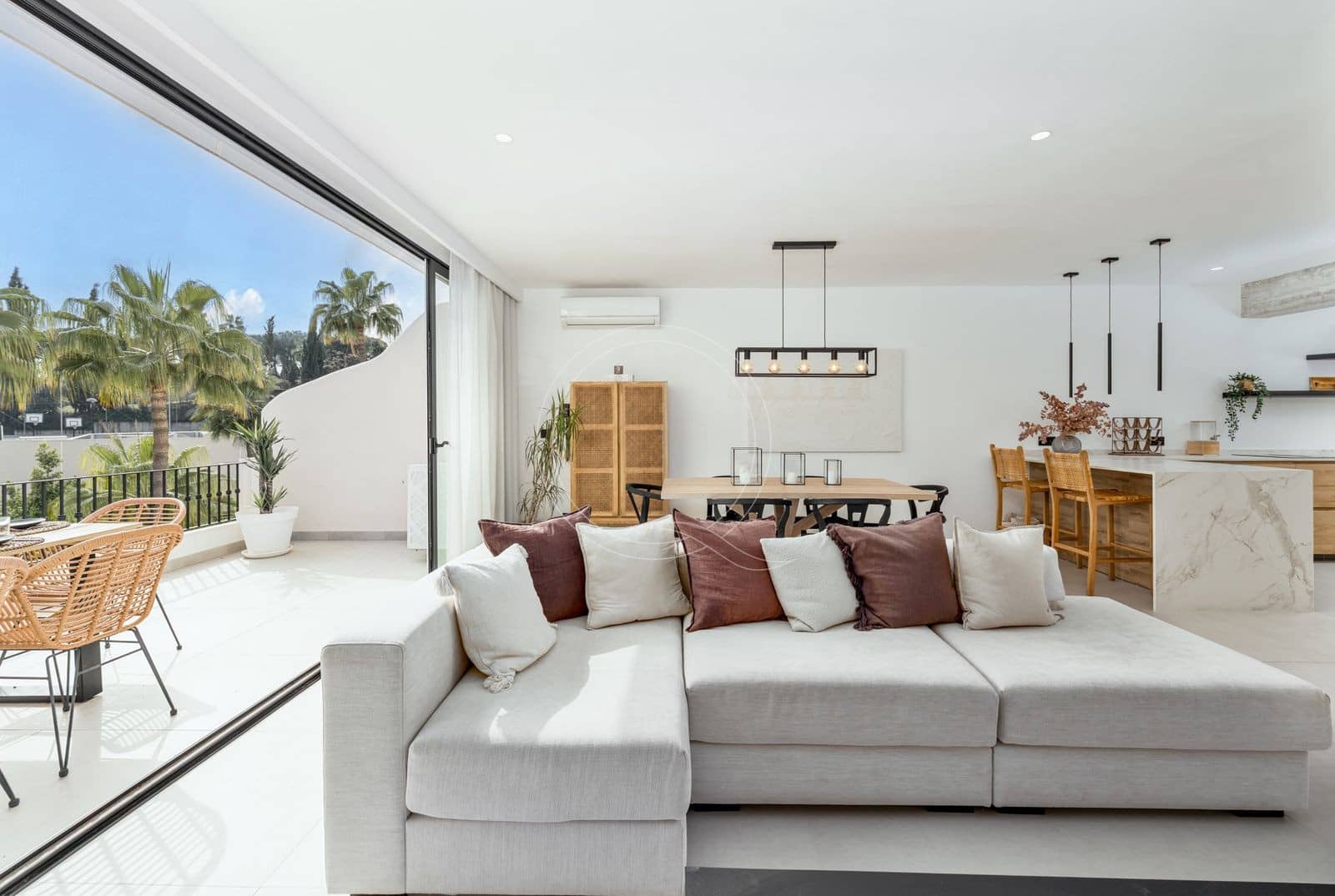 3 soveværelse Byhus til salg i Marbella med swimmingpool - € 850.000 (Ref: 9533425)