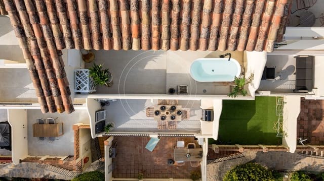 3 soveværelse Byhus til salg i Marbella med swimmingpool - € 850.000 (Ref: 9533425)