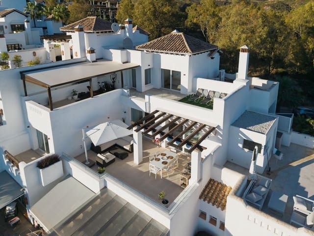3 soverom Penthouse til salgs i Nueva Andalucia, Marbella med svømmebasseng garasje - € 1 695 000 (Ref: 9533428)