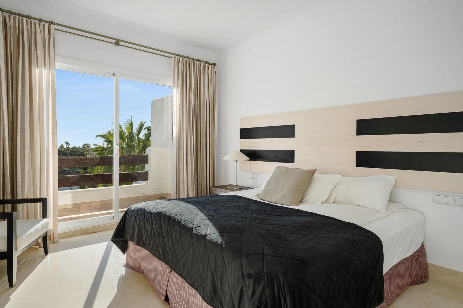 3 bedroom Penthouse for sale in Nueva Andalucia with pool garage - € 1,695,000 (Ref: 9533428)