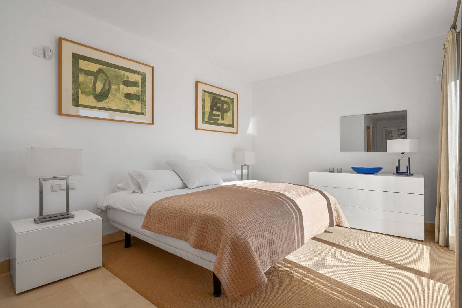 3 bedroom Penthouse for sale in Nueva Andalucia with pool garage - € 1,695,000 (Ref: 9533428)