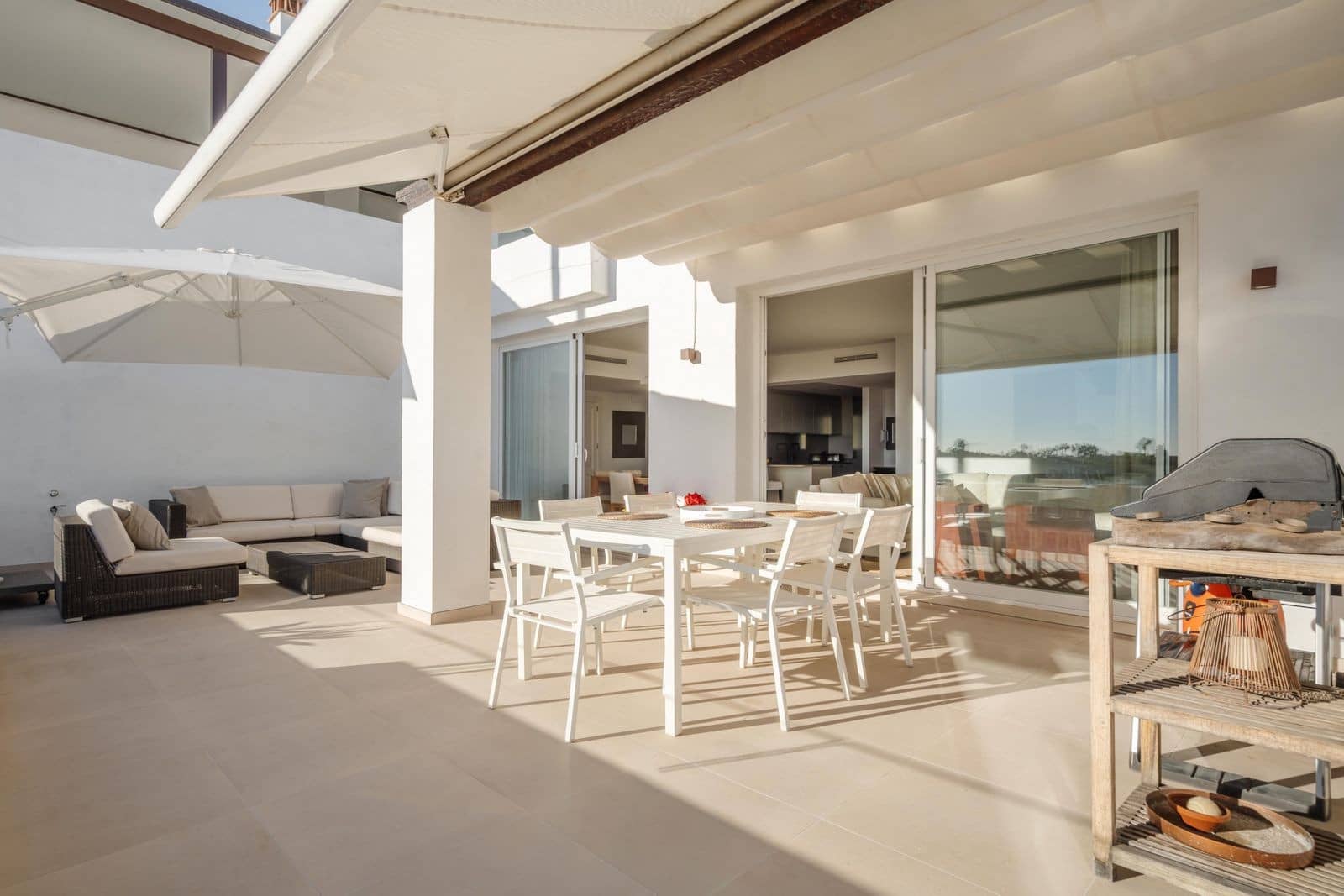 3 bedroom Penthouse for sale in Nueva Andalucia with pool garage - € 1,695,000 (Ref: 9533428)
