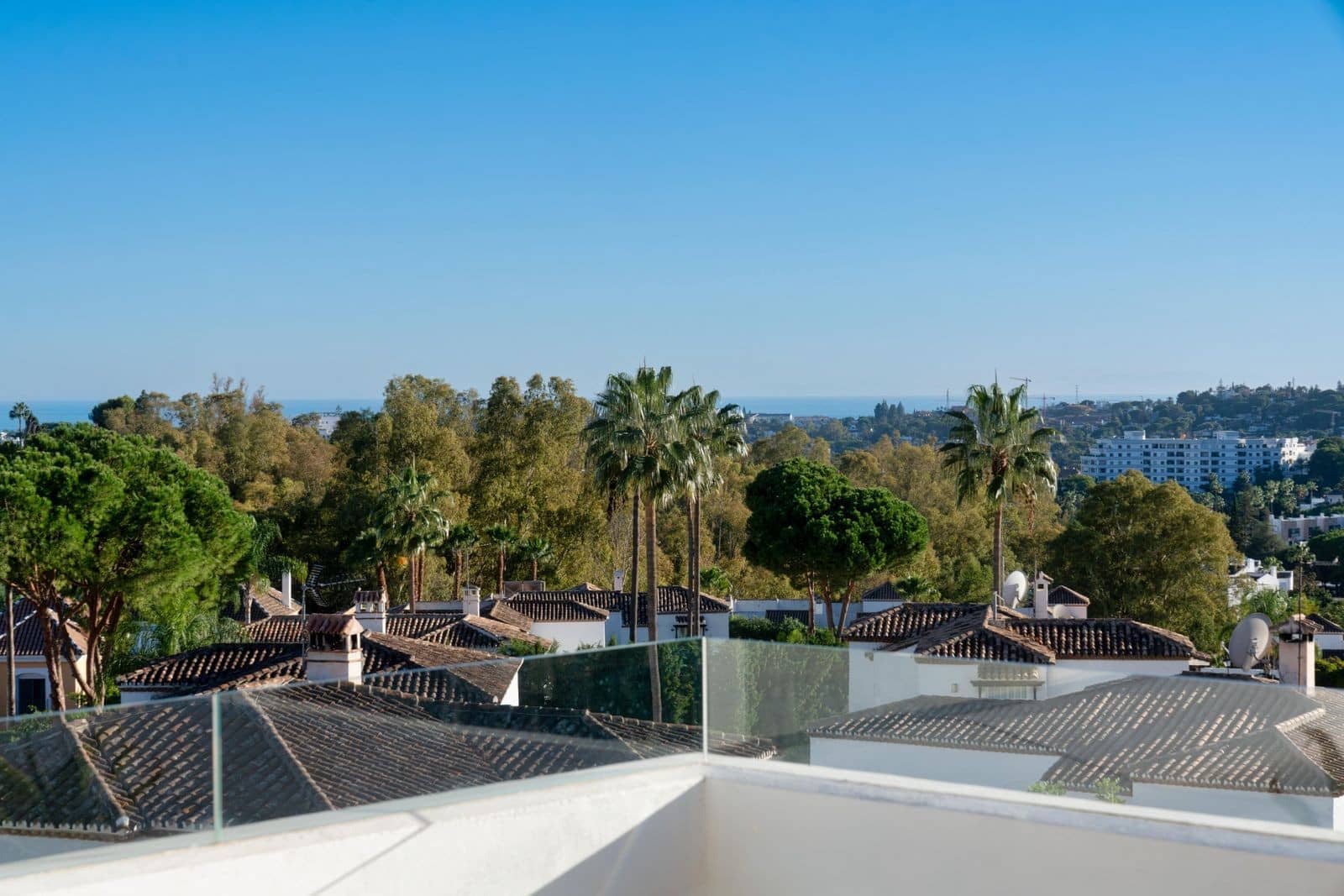 3 bedroom Penthouse for sale in Nueva Andalucia with pool garage - € 1,695,000 (Ref: 9533428)