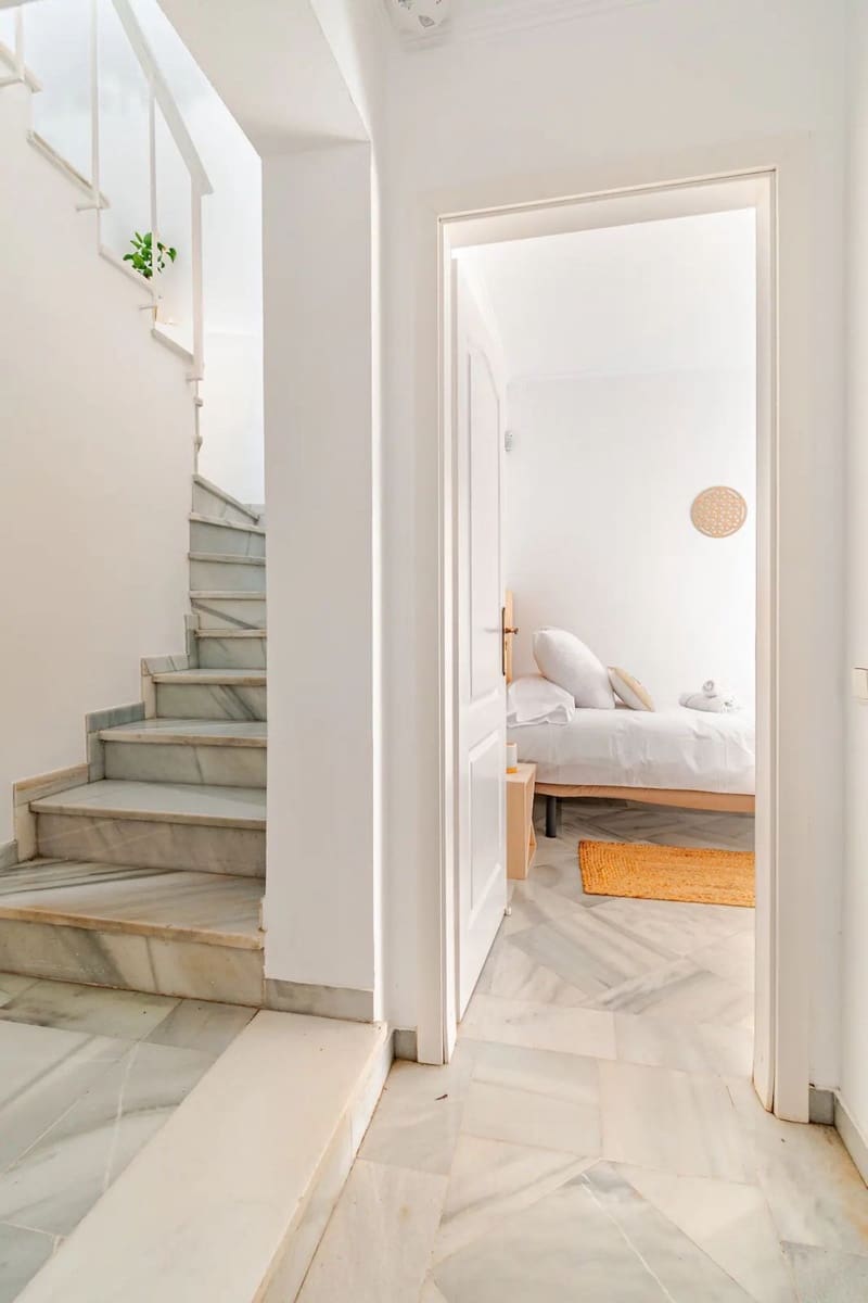 4 makuuhuone Huvila myytävänä paikassa Marbella mukana uima-altaan 
autotalli - 1 800 000 € (Ref: 9533429)