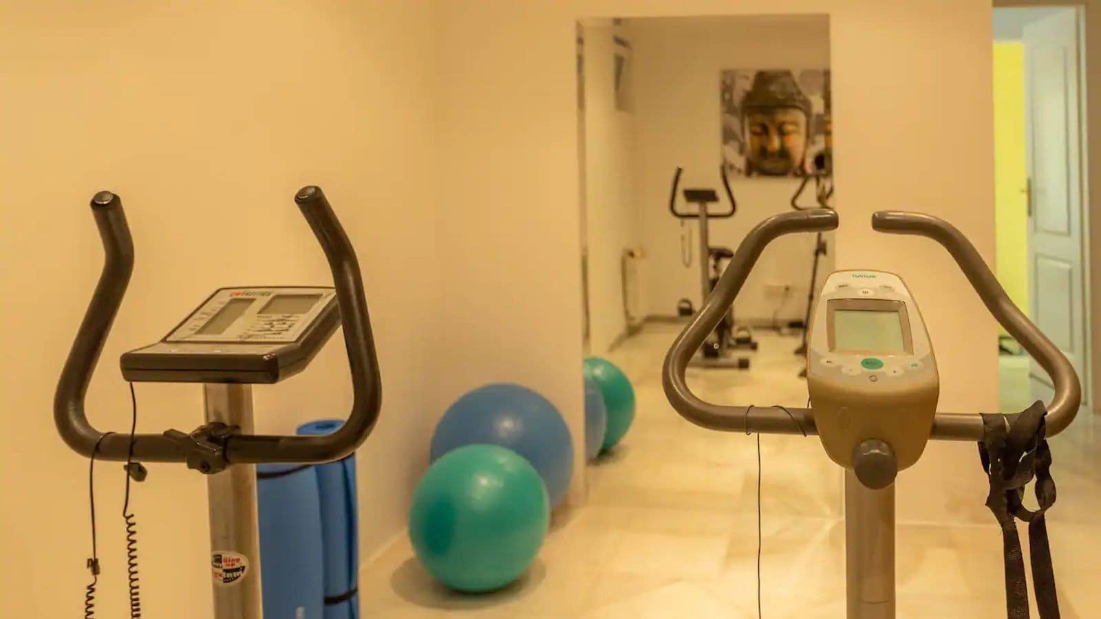 4 makuuhuone Huvila myytävänä paikassa Marbella mukana uima-altaan 
autotalli - 1 800 000 € (Ref: 9533429)