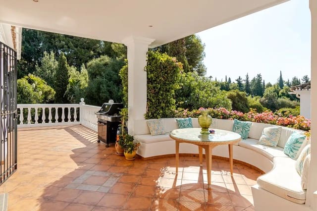 4 Zimmer Villa zu verkaufen in Marbella mit Pool Garage - 1.800.000 € (Ref: 9533429)