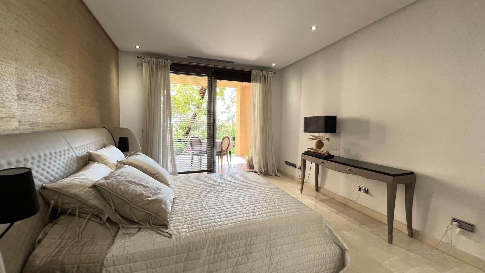 3 Zimmer Apartment zu verkaufen in Marbella mit Pool Garage - 1.495.000 € (Ref: 9535635)