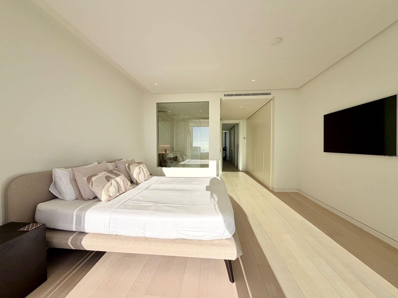 3 sypialnia Apartament na sprzedaż w Marbella z basenem garażem - 1 250 000 € (Ref: 9535637)