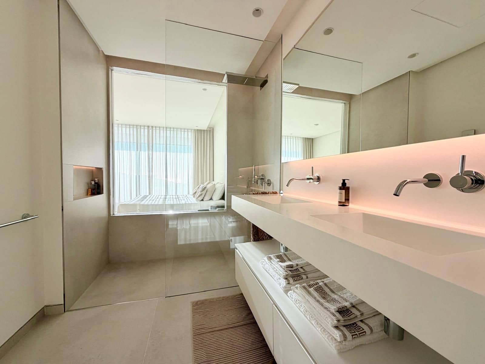 3 sypialnia Apartament na sprzedaż w Marbella z basenem garażem - 1 250 000 € (Ref: 9535637)