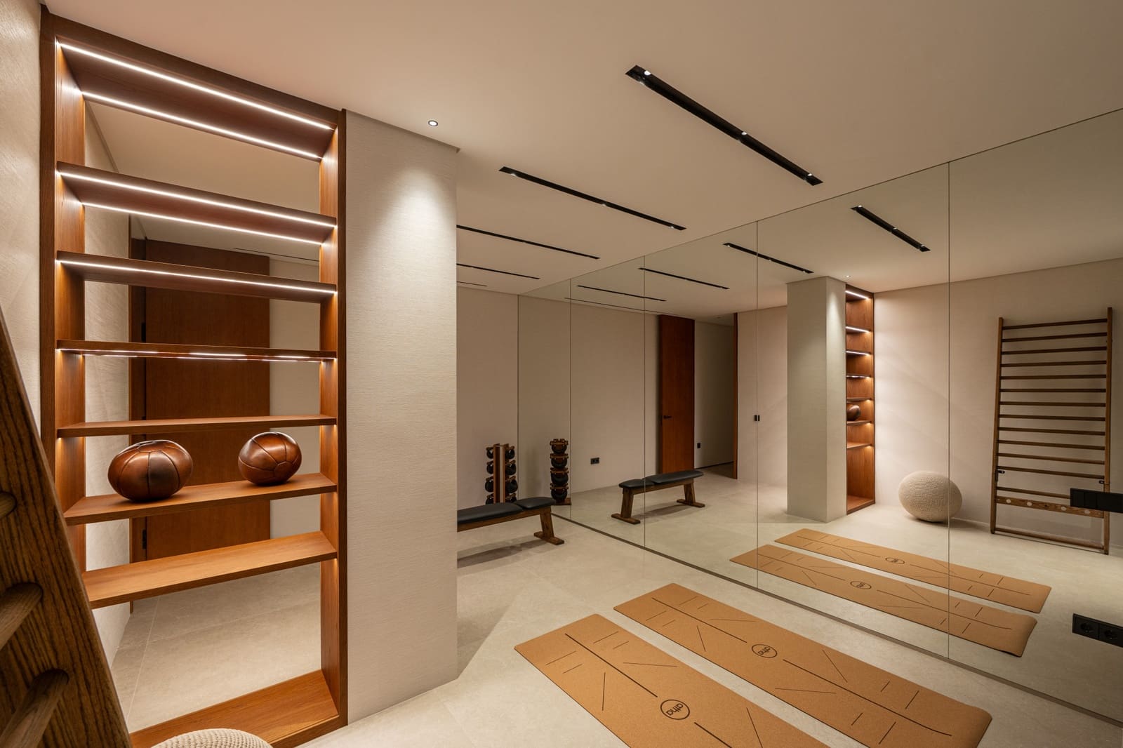 6 Zimmer Villa zu verkaufen in La Quinta mit Pool Garage - 7.395.000 € (Ref: 9551107)