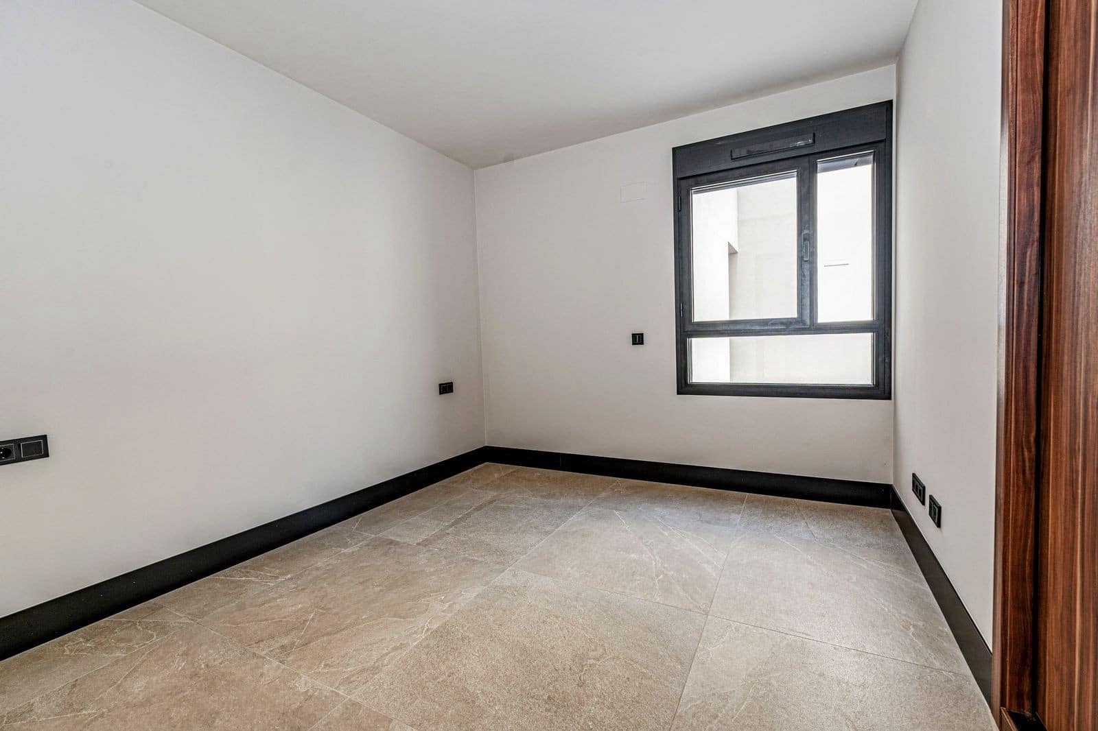 3 chambre Appartement à vendre à Nueva Andalucia avec piscine garage - 895 000 € (Ref: 9564896)