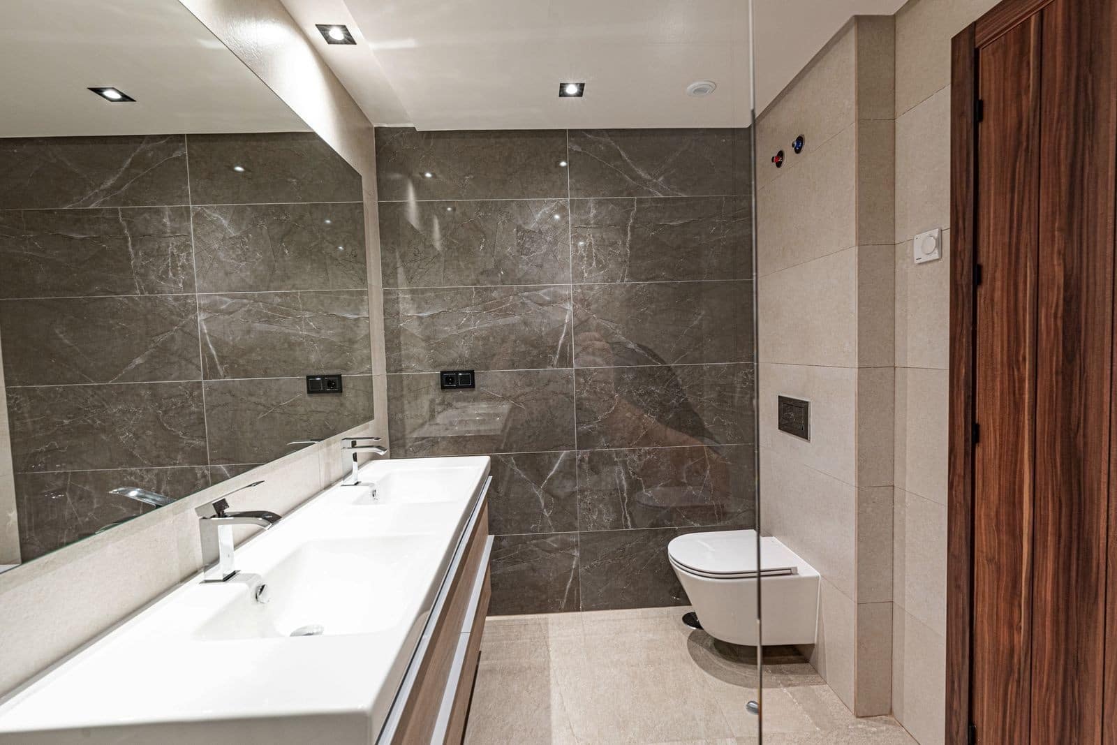 3 chambre Appartement à vendre à Nueva Andalucia avec piscine garage - 895 000 € (Ref: 9564896)