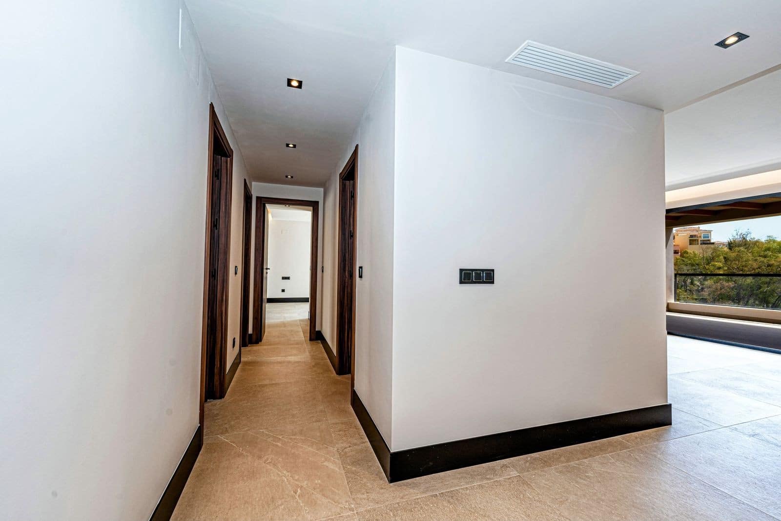 3 chambre Appartement à vendre à Nueva Andalucia avec piscine garage - 895 000 € (Ref: 9564896)