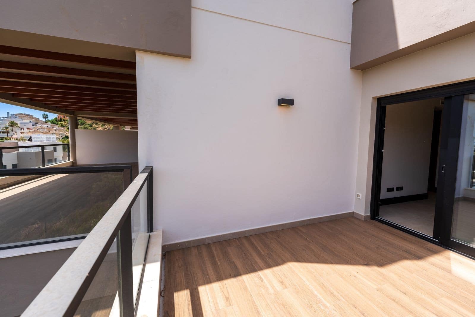 3 chambre Appartement à vendre à Nueva Andalucia avec piscine garage - 895 000 € (Ref: 9564896)