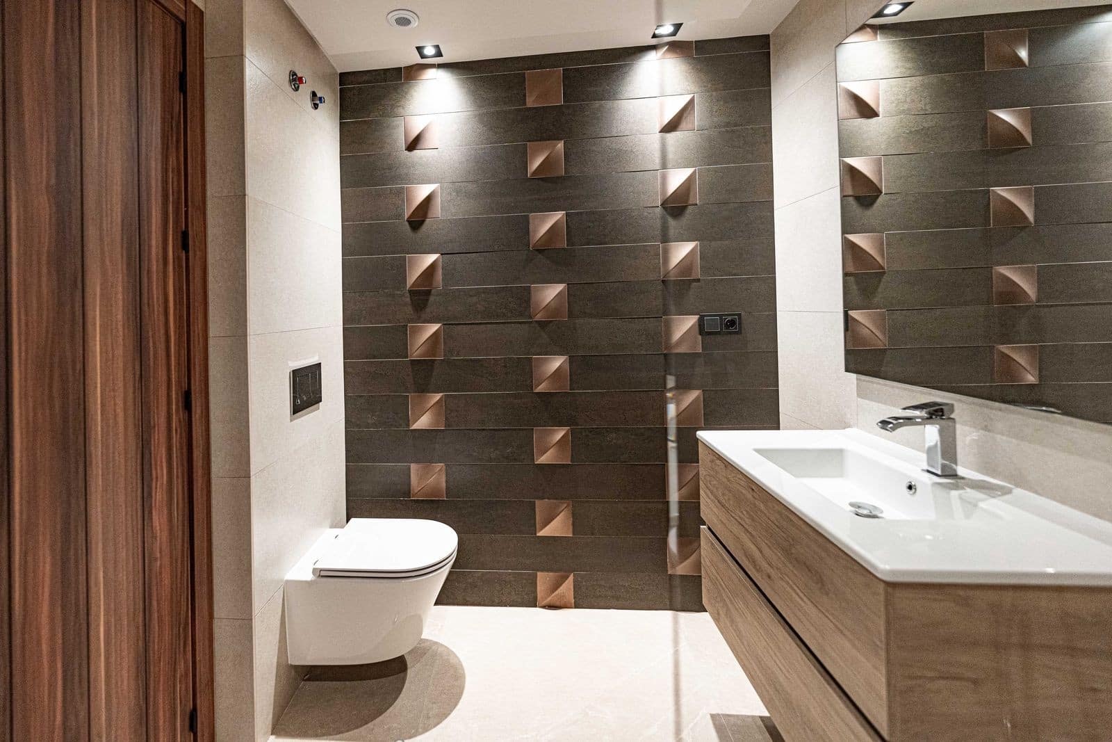 3 chambre Appartement à vendre à Nueva Andalucia avec piscine garage - 895 000 € (Ref: 9564896)