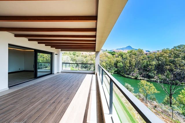 3 soveværelse Lejlighed til salg i Nueva Andalucia, Marbella med swimmingpool garage - € 895.000 (Ref: 9564896)