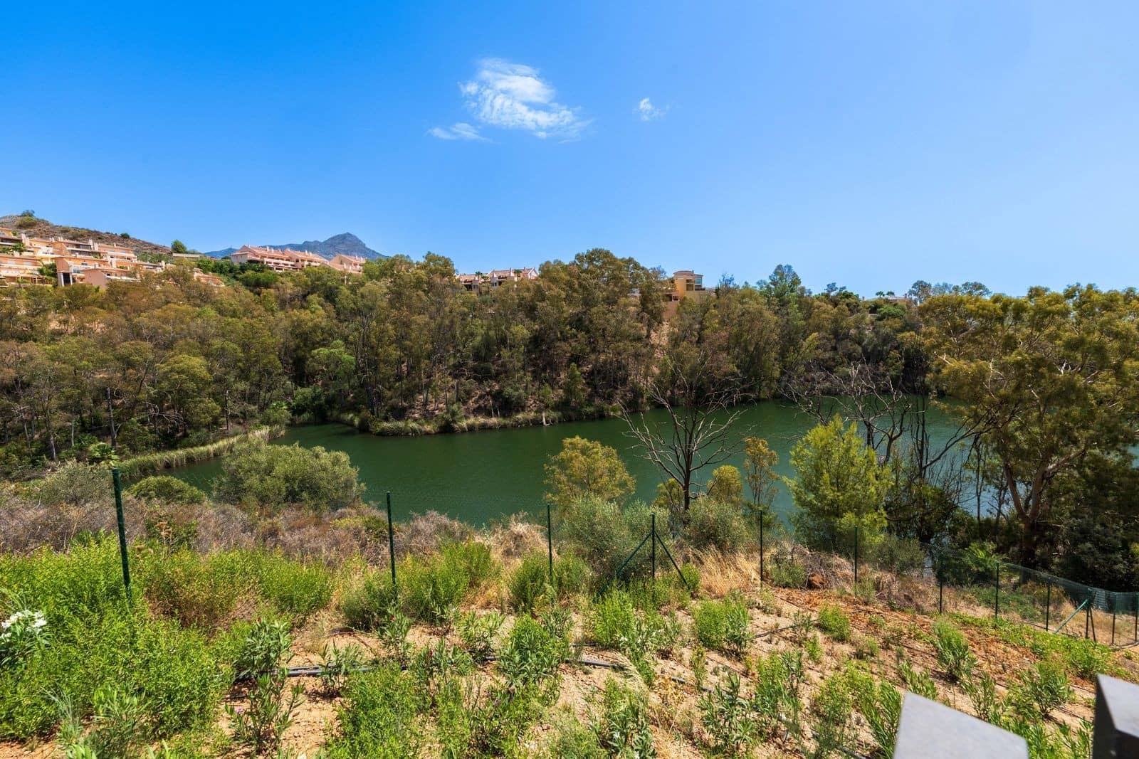 3 slaapkamer Appartement te koop in Nueva Andalucia met zwembad garage - € 895.000 (Ref: 9564896)
