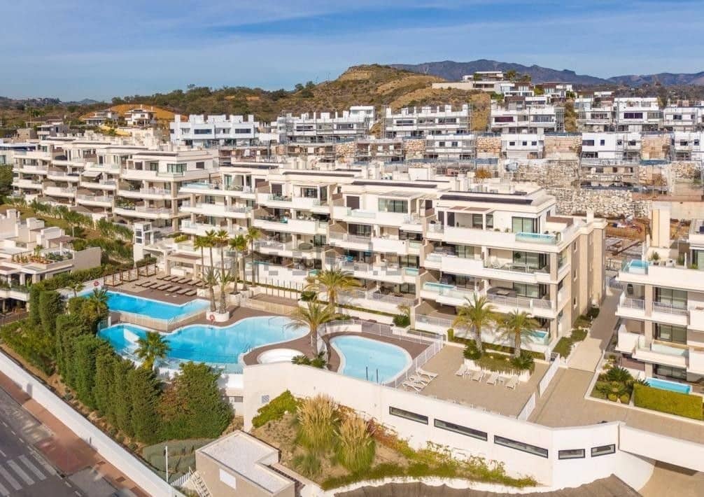 3 chambre Appartement à vendre à La Cala de Mijas avec piscine garage - 749 000 € (Ref: 9564897)