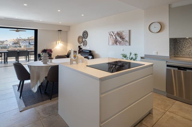 3 chambre Appartement à vendre à La Cala de Mijas, Mijas avec piscine garage - 749 000 € (Ref: 9564897)